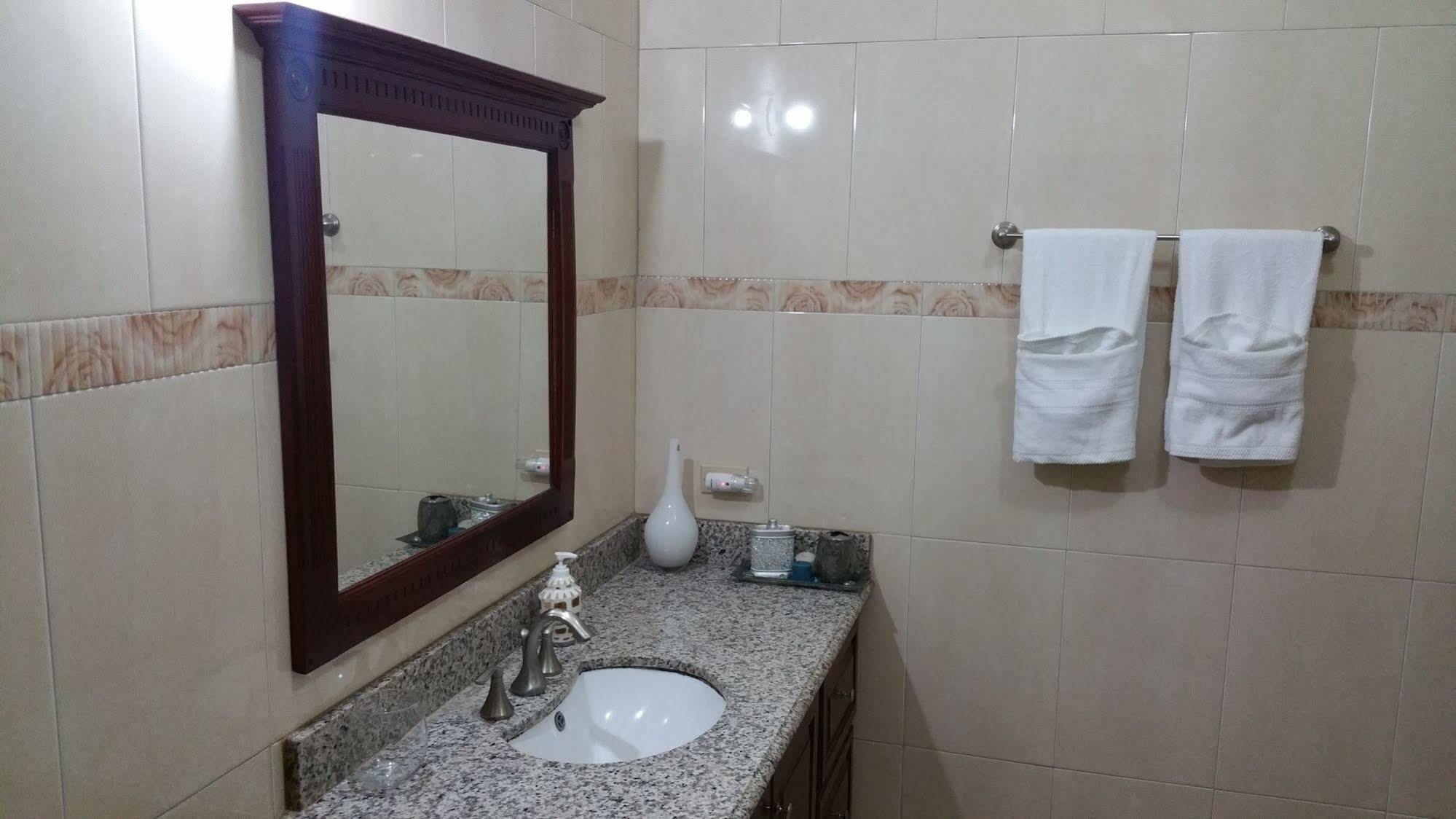 Modern London Decor Guest Apartments Кингстон Экстерьер фото