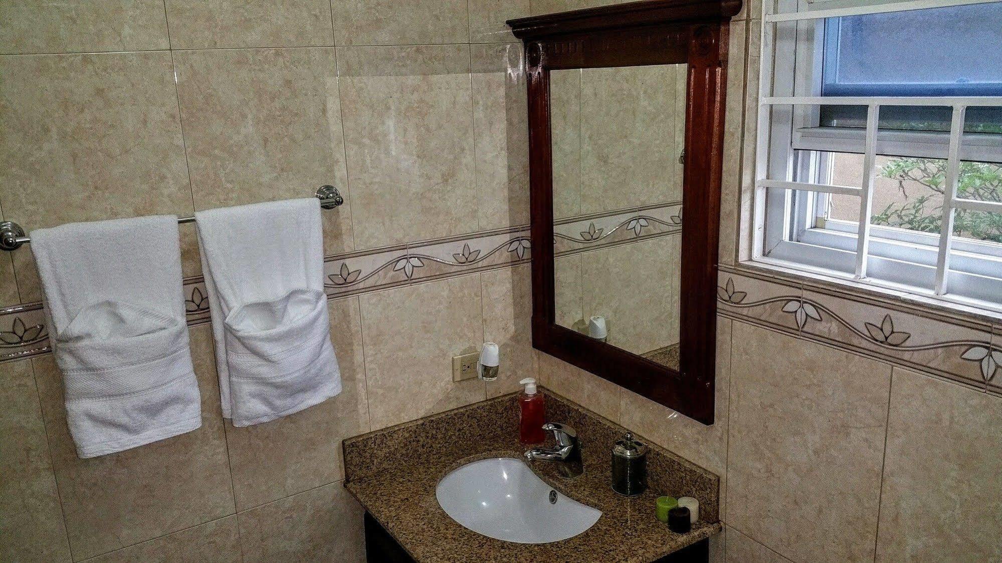Modern London Decor Guest Apartments Кингстон Экстерьер фото